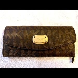 Brown Michael Kors fold wallet